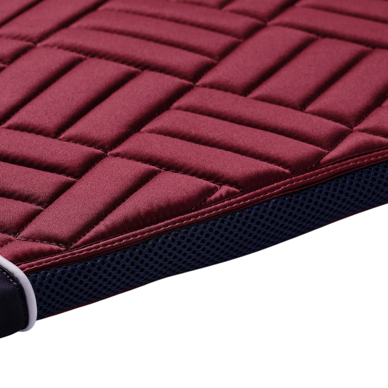 Equestrian Stockholm - Tapis de selle Modern Luxe rouge foncé