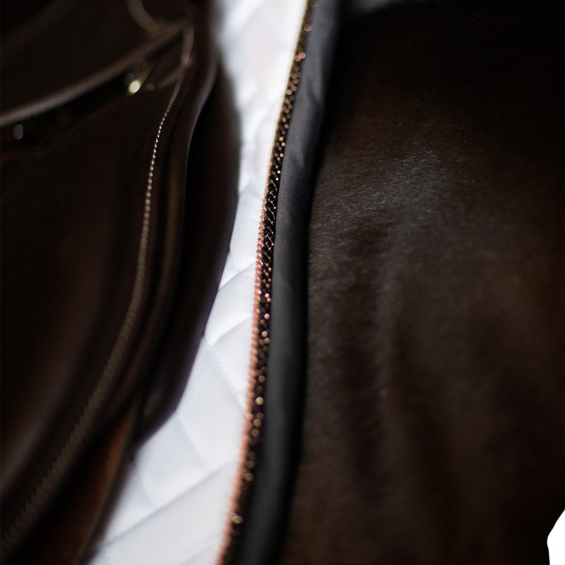 Equestrian Stockholm - Tapis de selle Modern Dark Ocean blanc/ marine