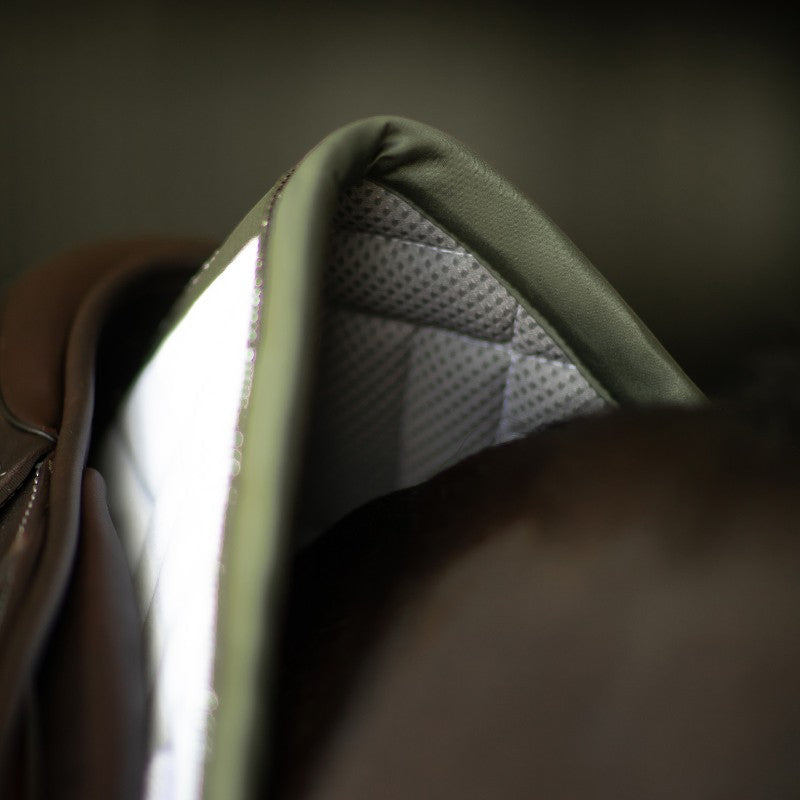 Equestrian Stockholm - Tapis de dressage Striking Valley Modern blanc | - Ohlala