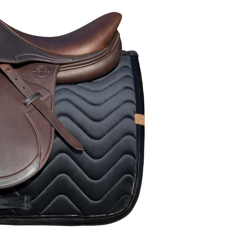 Equithème - Tapis de selle Glossy noir | - Ohlala