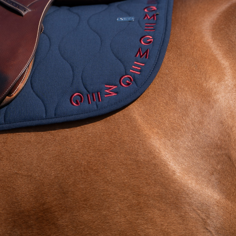 GEM - Tapis de selle Essentiel marine/ logo bordeaux