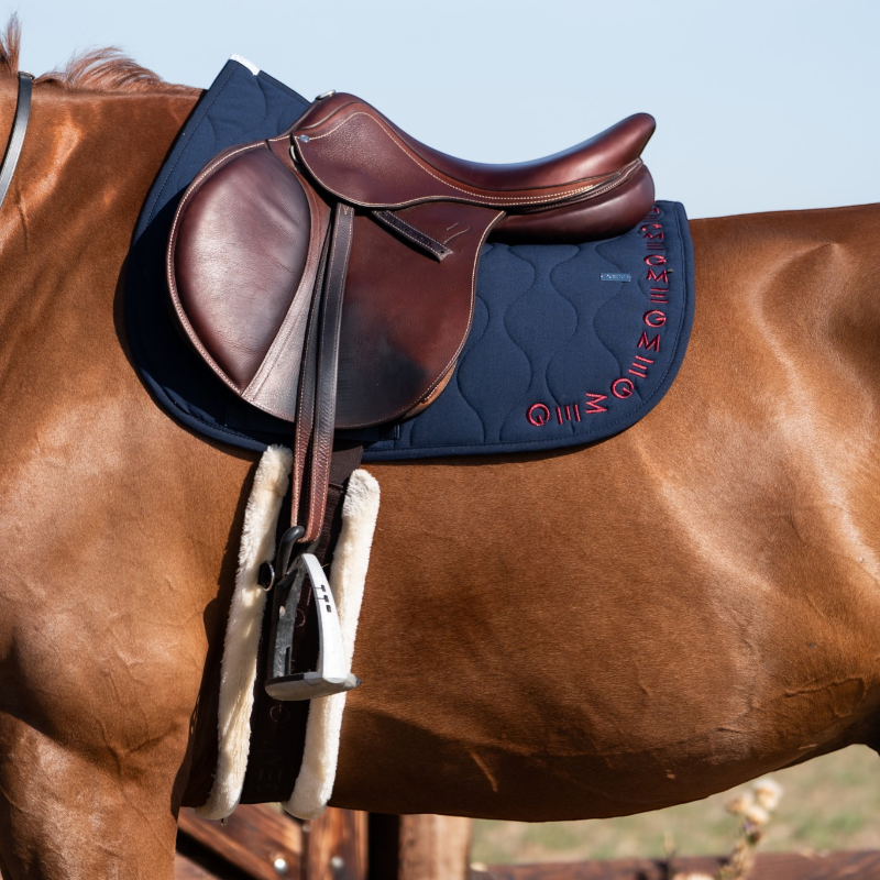 GEM - Tapis de selle Essentiel marine/ logo bordeaux