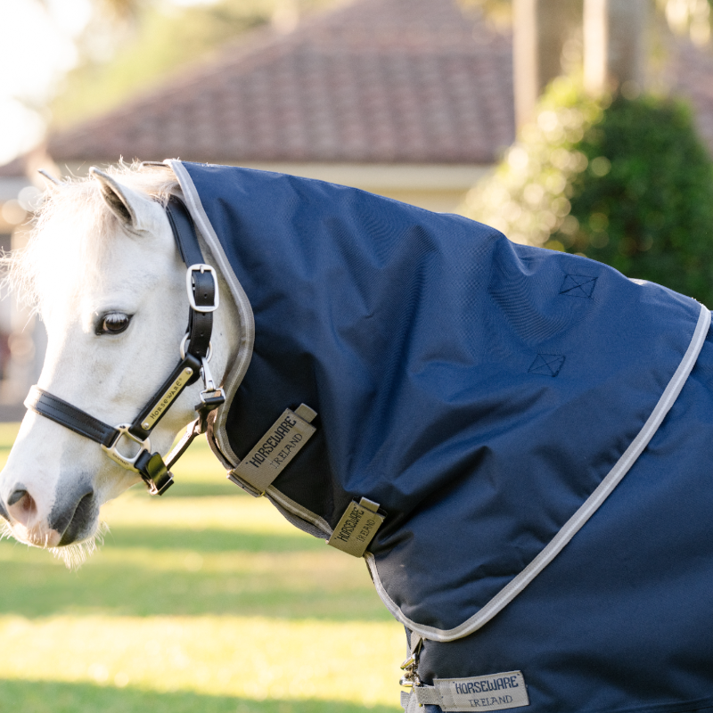 Horseware - Couverture d'extérieur Amigo Bravo Plus Pony Turnout marine/ titanium grey/ argent 50g | - Ohlala