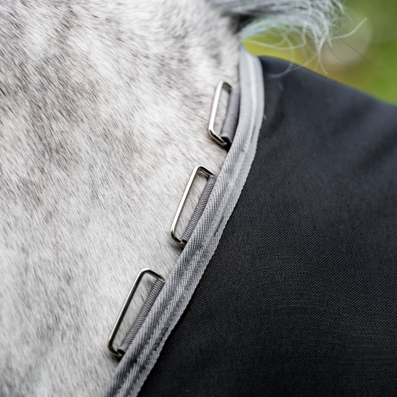 Horseware - Couverture d'extérieur Amigo Bravo Plus Turnout noir/ titanium grey/ argent 50g | - Ohlala