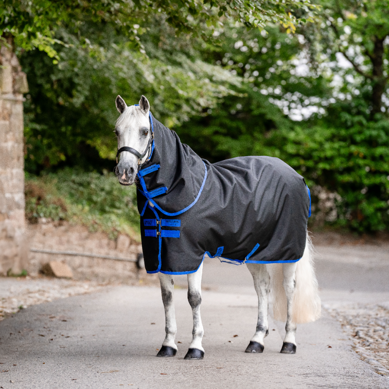 Horseware - Couverture d'extérieur Amigo Ripstop Plus Pony Turnout noir/ classic blue 200g | - Ohlala