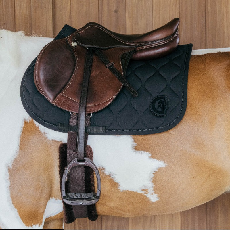 Kentucky Horsewear - Tapis de selle Wave jumping 3D logo noir | - Ohlala