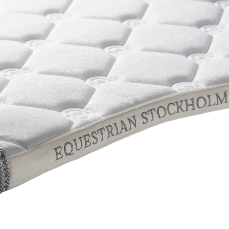 Equestrian Stockholm - Tapis de selle Timeless White Glimmer blanc | - Ohlala