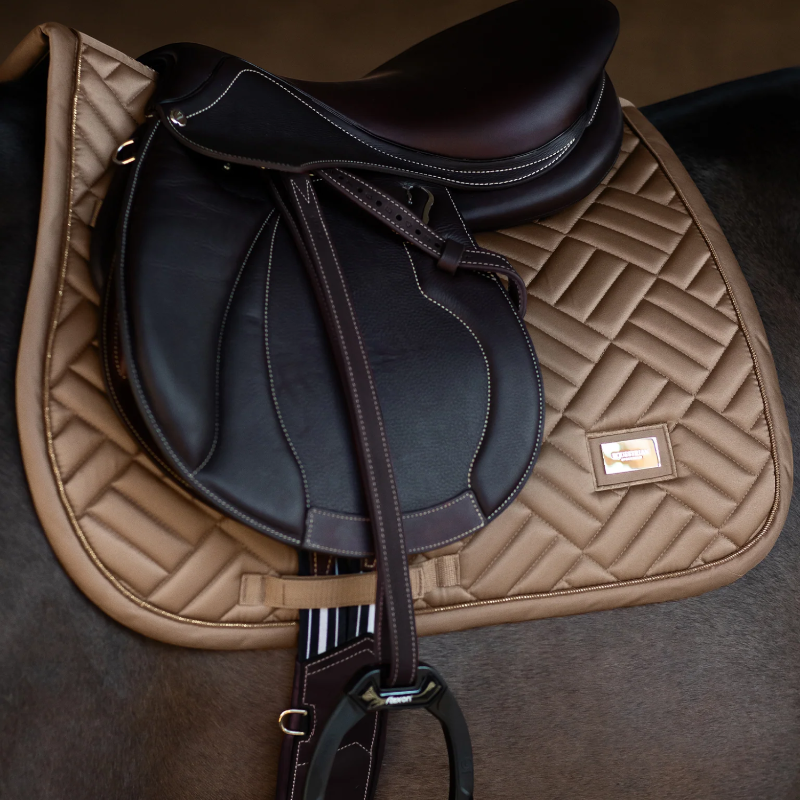 Equestrian Stockholm - Tapis de selle Modern champagne | - Ohlala