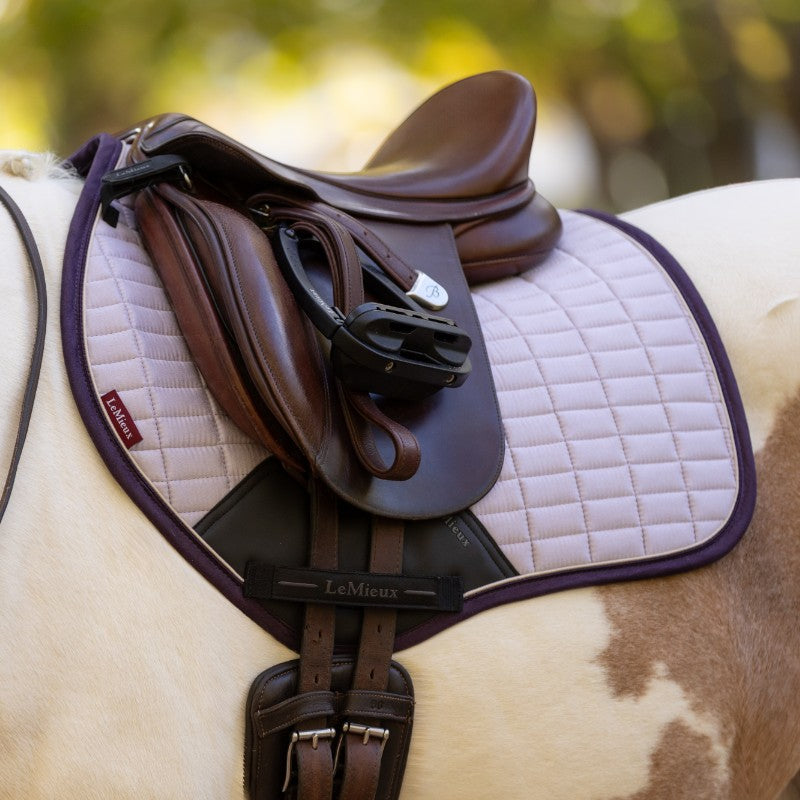 LeMieux - Tapis de selle Square en suédine lilac | - Ohlala