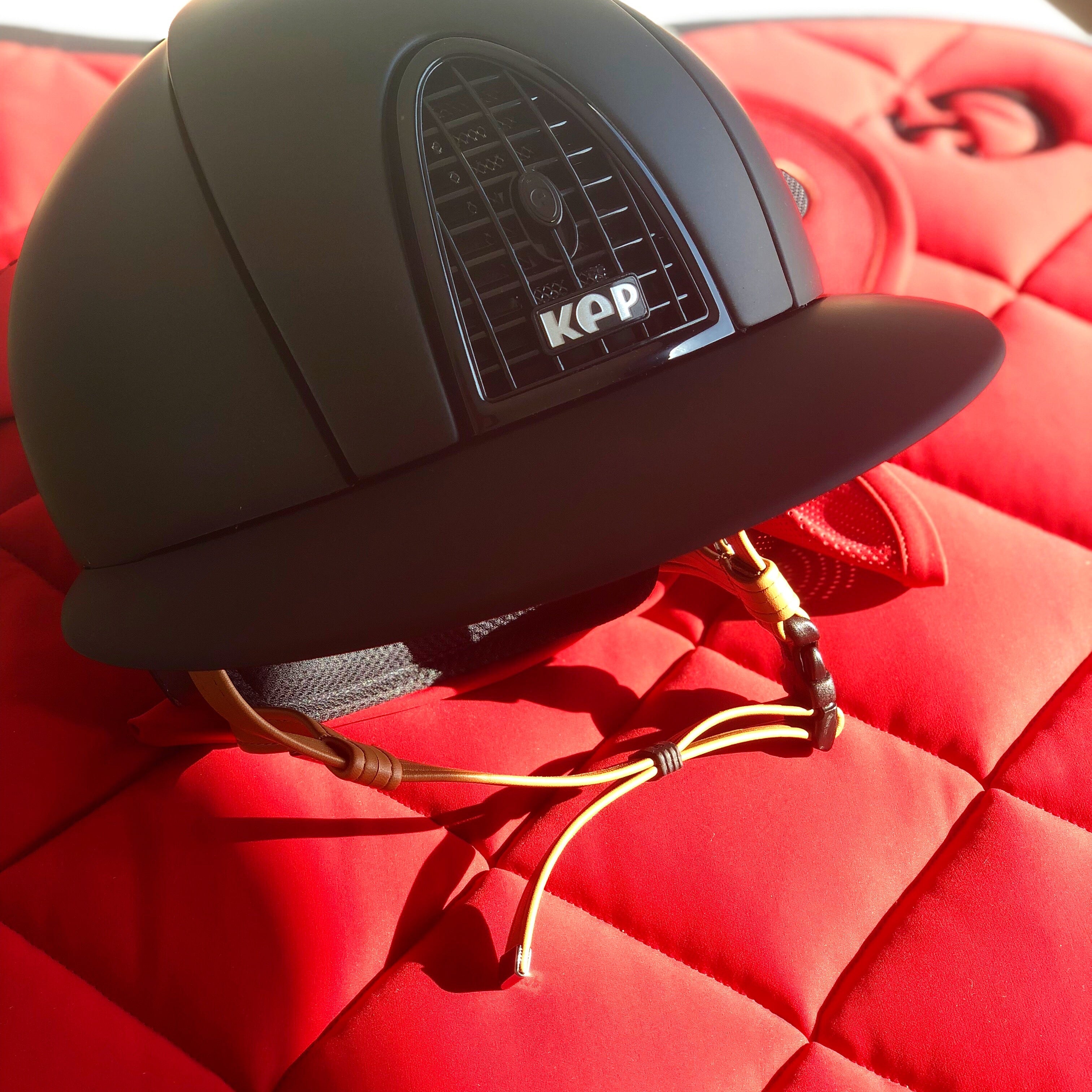 KEP - Casque d'équitation matt noir visière polo jugulaire beige | - Ohlala