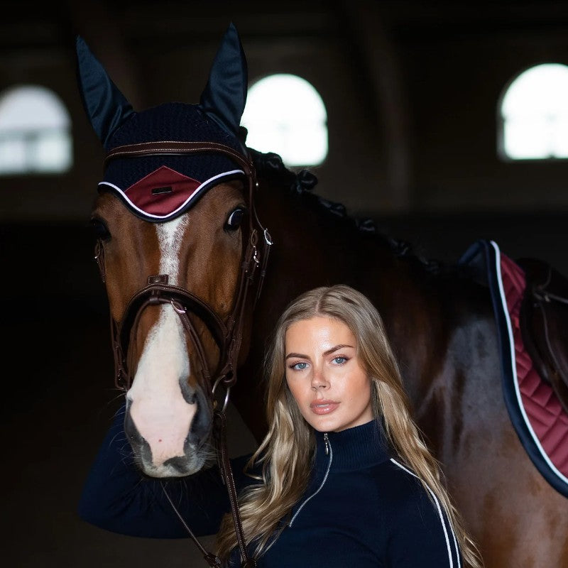 Equestrian Stockholm - Bonnet pour chevaux Modern Luxe noir/ rouge foncé