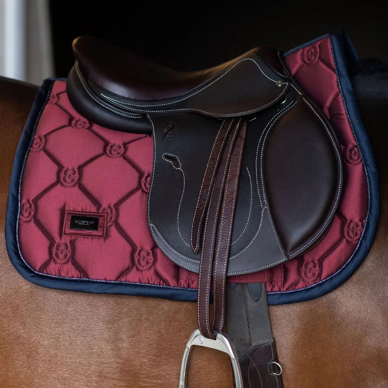 Equestrian Stockholm - Tapis de selle Twill Luxe rouge foncé