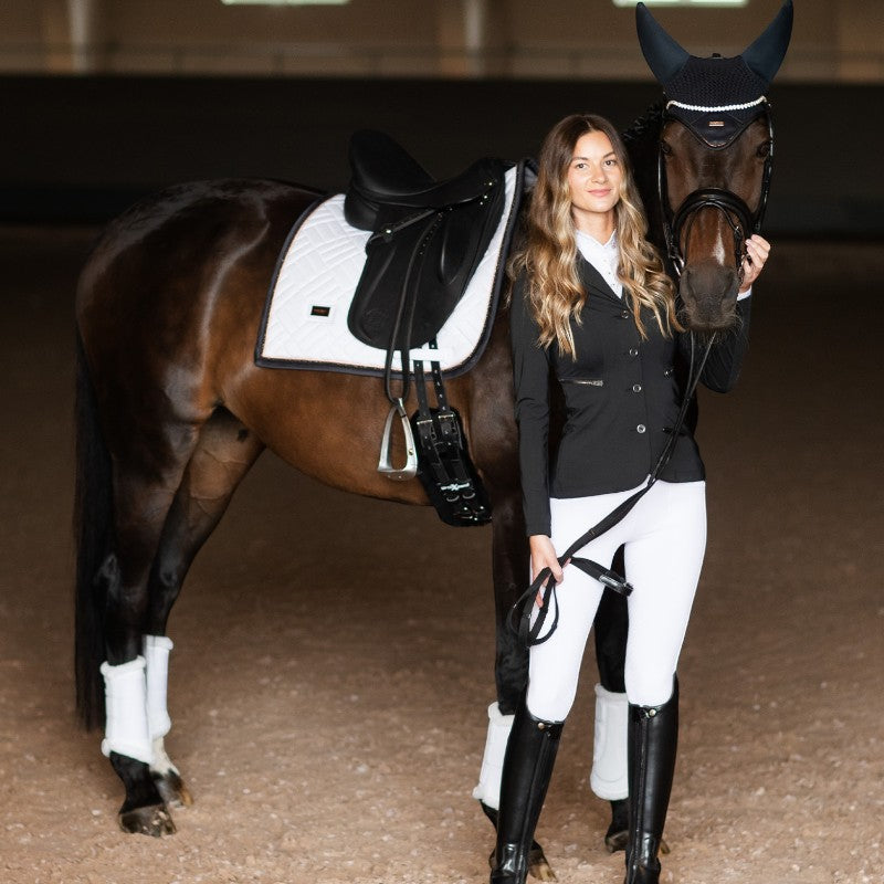 Equestrian Stockholm - Tapis de dressage Modern Dark Ocean blanc/ marine