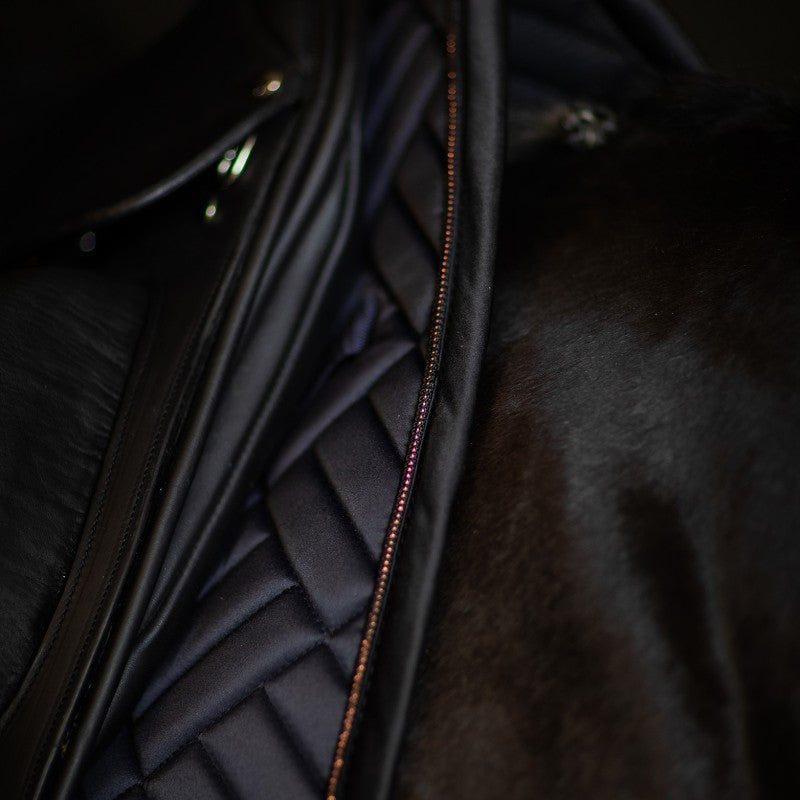Equestrian Stockholm - Tapis de dressage Modern Dark Ocean marine