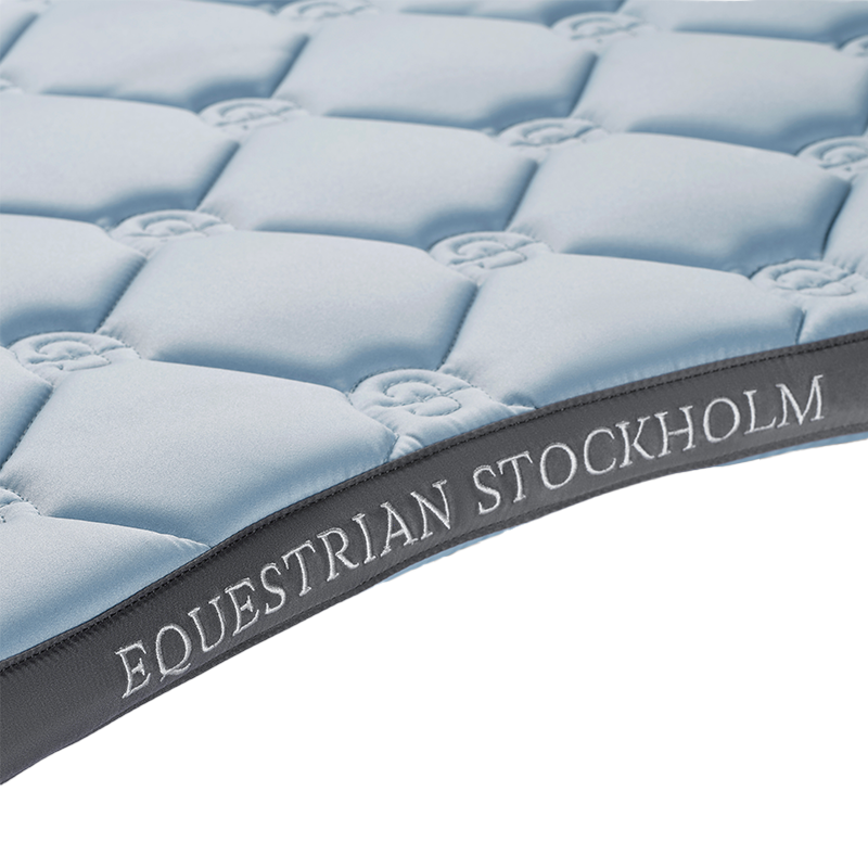 Equestrian Stockholm - Tapis de dressage Pastel ice blue | - Ohlala
