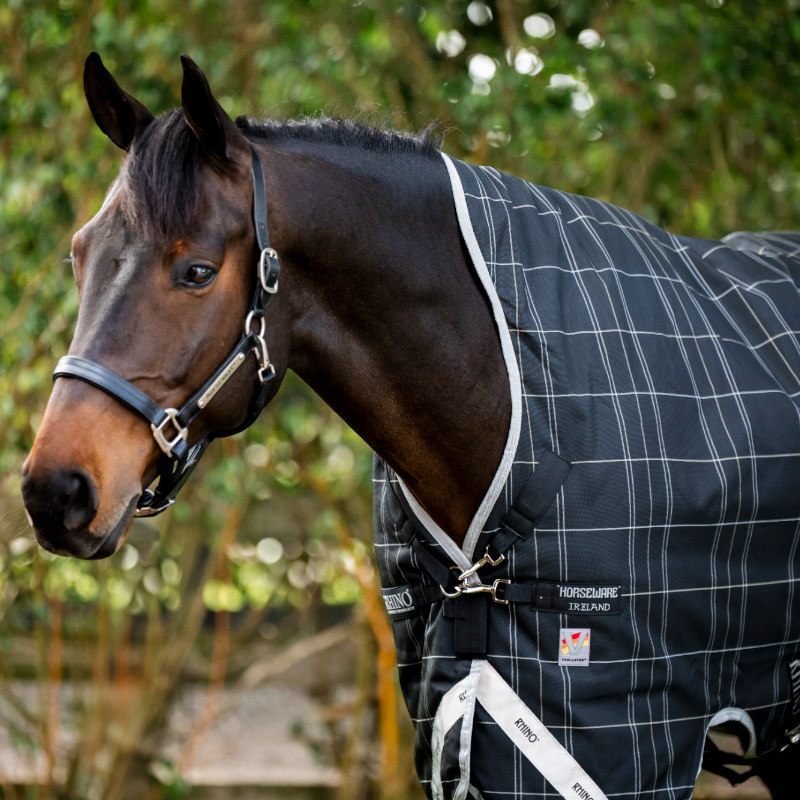 Horseware - Couverture d'extérieur Rhino Wug Turnout VL noir/ gris/ blanc à carreaux 450g | - Ohlala