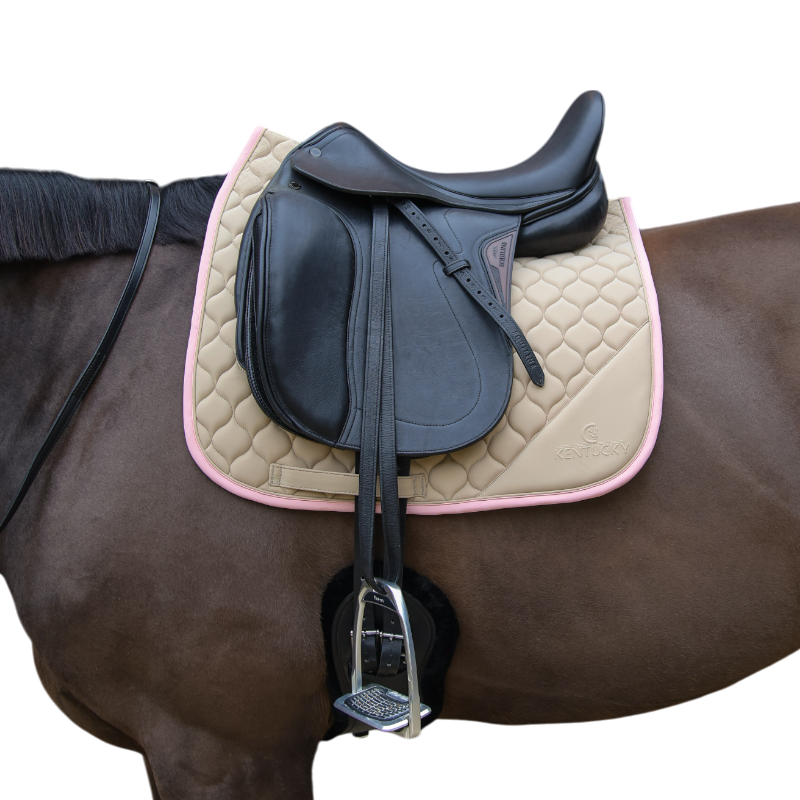 Kentucky Horsewear - Tapis de dressage Softshell Onion Quilt beige/ vieux rose