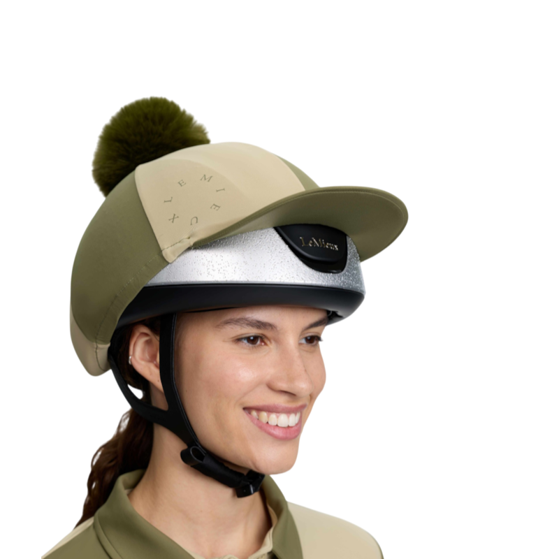 LeMieux - Toque de casque à pompon amovible Harlequin willow/ pear