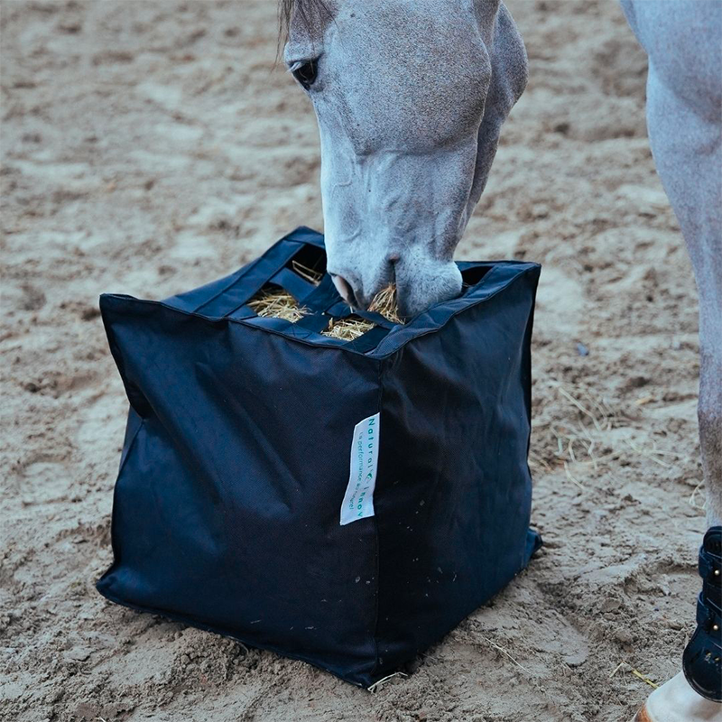 Natural' Innov - Sac à foin Natural'Kub noir