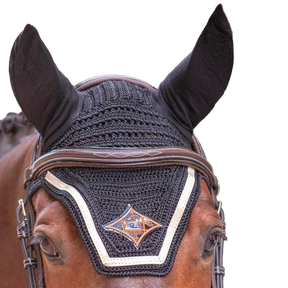 Jump'In - Bonnet pour chevaux écusson losange noir/ orange | - Ohlala